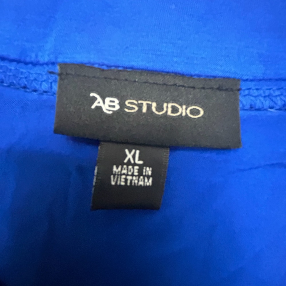 AB STUDIO TOP - Picture 13 of 13